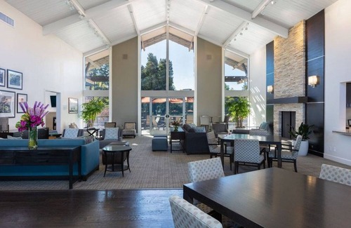Palo Alto Apartment | Sunny Palo Alto 1BR w/ Gym & Sun Deck, 3 mins to Stanford, by Blueground