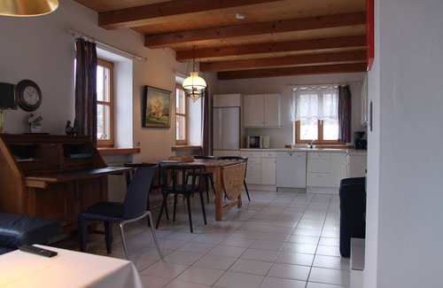 Lenggries Apartment | Sunny, quiet, central location, suitable for allergic persons. Car Port, balcony.