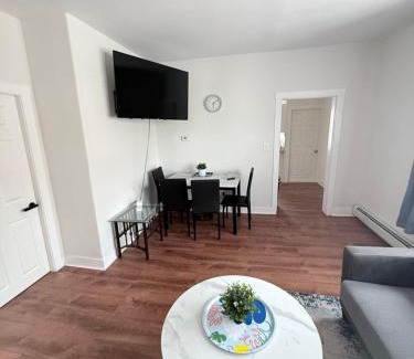 Fall River House | Sunny quiet private room