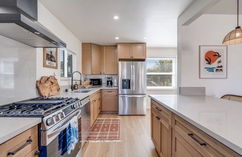 Allied Gardens House | Sunny Retreat/Huge Yard/Central