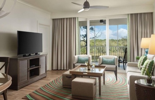 Bonita Springs Resort | Sunny secluded retreat with private island & lazy river on Florida’s Gulf Coast