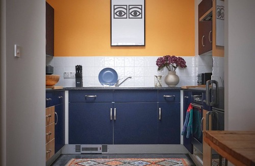 Haggerston Apartment | Sunny Shoreditch Oasis: Canal Views & Urban Charm