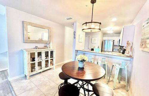 Innerarity Townhomes House | Sunny Side: Awesome Waterfront Unit with 4 Kayaks