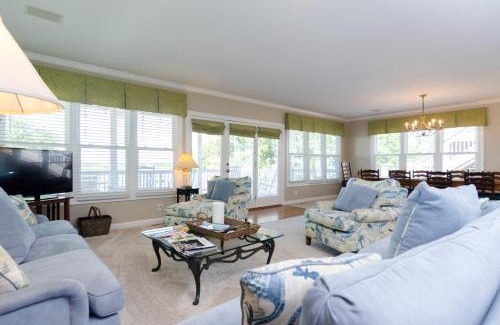 South End House | Sunny Side by Bryant Real Estate