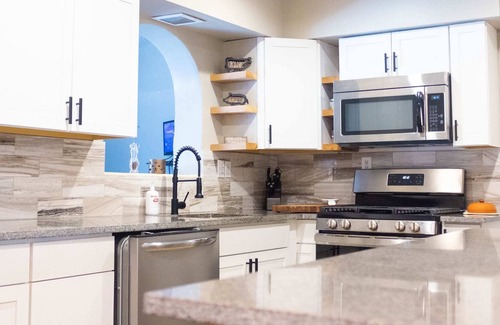 Beachway Estates House | Sunny Side Home - 2/2 with Pool and Rustic touches