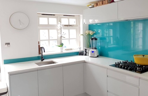 Brighton City Centre House | Sunny Side House - Great Central Location, Modern & Homely.