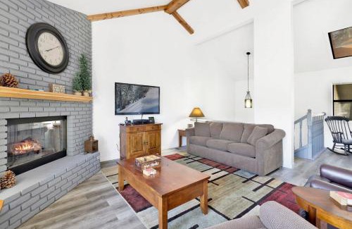 Big Bear Lake House | Sunny Side Up - Golf & Ski Townhouse at Bear Mountain Resorts