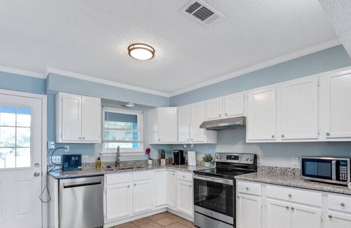 Sunset Pass House | Sunny Skies at Don Carlos