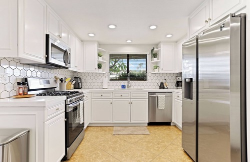 Bermuda Dunes House | Sunny SoCal Escape: Pool, Spa & Air Hockey Fun