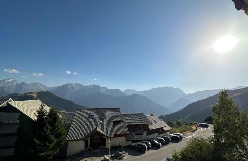 Eclose-Est Apartment | Sunny studio 25 m2 Mountain View balcony in Alpe d Huez district Eclose