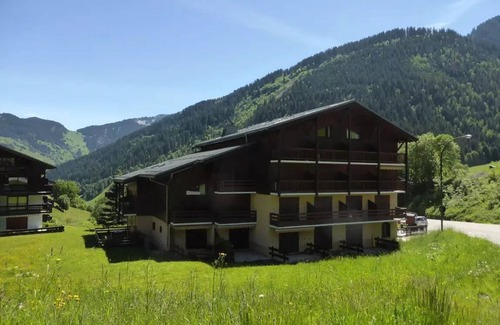 Beaufort Apartment | Sunny studio cabin at the foot of the Planay slopes and ESF kindergarten