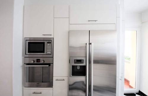 District 7 Apartment | Sunny & Stylish 3 Bedroom Apartment, 20 min from city centre. 1st Floor.