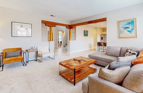Santa Fe House | Sunny updated stay with a scenic deck, washer/dryer, & grill - close to the city