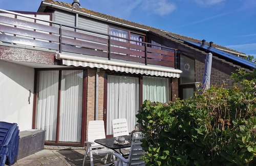 Brouwershaven Apartment | Sunny vacation home near Grevelingenmeer+enclosed garden/terrace and gazebo