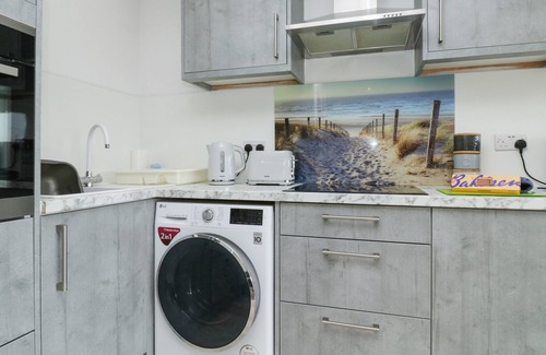 Dawlish Warren Cottage | SUNNY VIEW, family friendly in Dawlish Warren