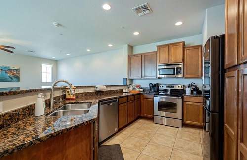 Power Ranch Condo | Sunnyside Condo - 5 pools | outdoor sports | BBQ