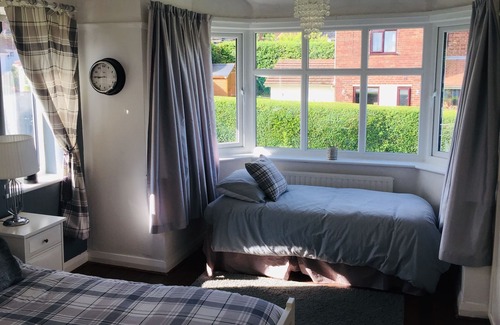 Prestatyn House | Sunnyside - Stunning Seaside Home with Hot Tub