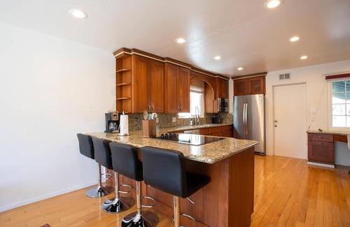 Sunnyvale West House | Sunnyvale 3BR w/Backyard, nr Nature & Entertainment, by Blueground