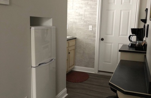 Amanda Apartment | Sunrise Apartment- Peaceful Country Setting