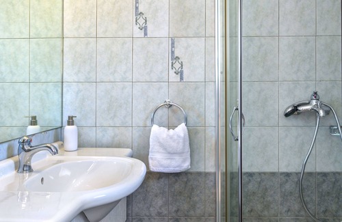 Azolimnos House | Sunrise Beach Suites
