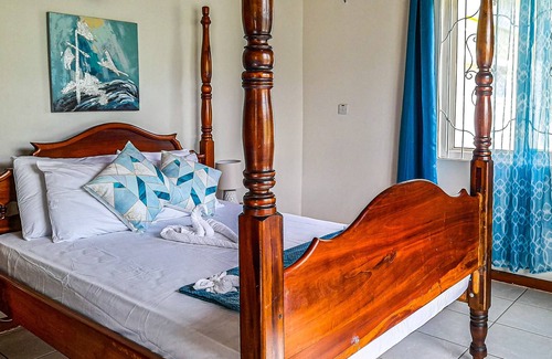 La Plaine Villa | Sunrise Bliss Villa w/Hot Tub, King Bd+Mountain and Ocean View