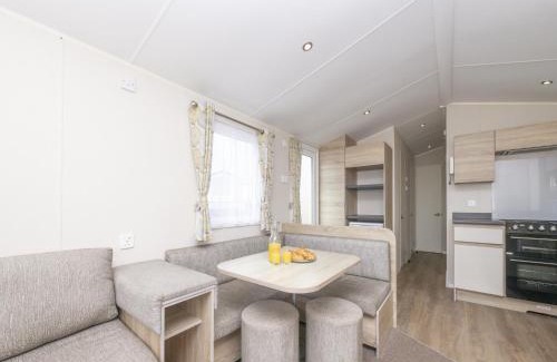 Looe House | Sunrise Caravan by Belvilla