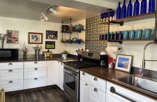 Mancos House | Sunrise Casita pet friendly 2 bedroom 1 bath full kitchen