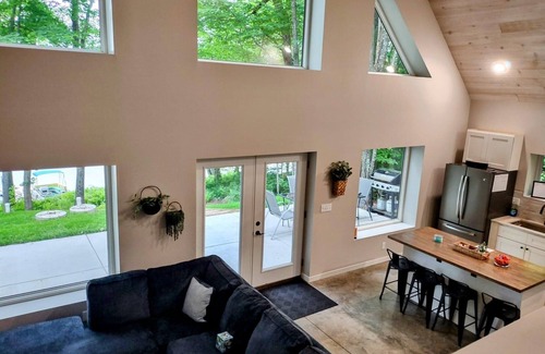 Chetek House | Sunrise Chalet on Potato Lake - Water Front - Dock - Hottub - Game Room