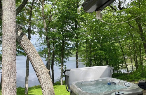 Chetek House | Sunrise Chalet on Potato Lake - Water Front - Dock - Hottub - Game Room