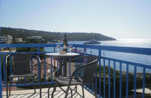 Agia Marina Apartment | Sunrise Flora