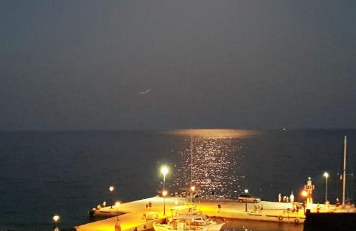 Agia Marina Apartment | Sunrise Flora