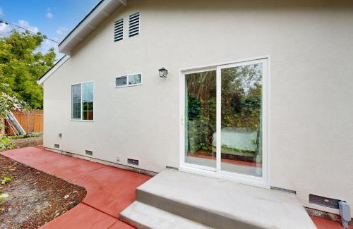 Santa Clara House | Sunrise Haven in Santa Clara
