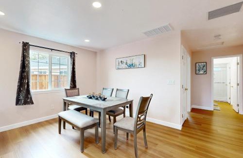 Santa Clara House | Sunrise Haven in Santa Clara