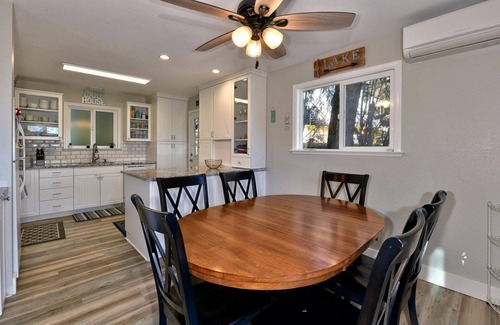 Clear Lake House | Sunrise Lake Escape - -Beautiful Lakefront with Dock Paddleboards and Kayaks!