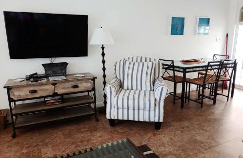 Hillsboro Beach Apartment | Sunrise Ocean Suites