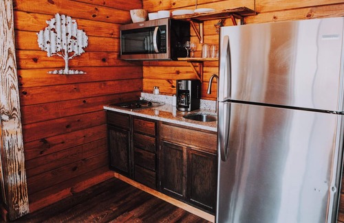 Mid America Cabin | Sunrise Point Treehouse - Starlight Haven