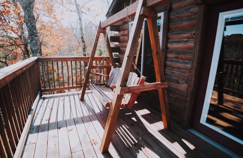 Mid America Cabin | Sunrise Point Treehouse - Starlight Haven