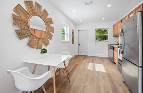 Sailboat Bend Apartment | Sunrise Studio-Bright 1 Bed 1 Bath