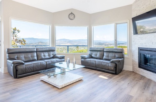 Black Mountain House | Sunrise Sunburn Sunset Repeat