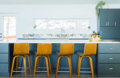 Central City House | Sunrise+Sunset views - HotTub/Firepit/RecRoom/BBQ/Yoga studio/Treadmill