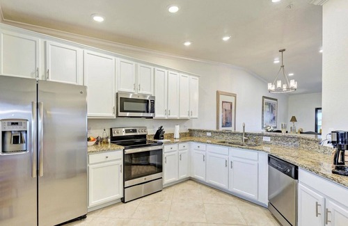 Lakewood Ranch Condo | Sunrise/Sunsets Views - King/Queen- Pet Friendly - Golf and Lake views