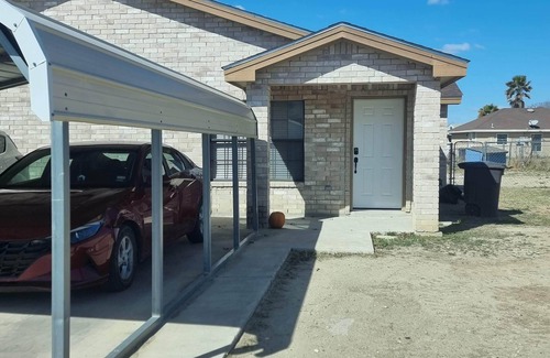 Eagle Pass Apartment | Sunrise - Unit A