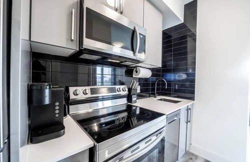 Niagara Falls House | *Sunrise x Falls* An Immaculate Stacked Town + Parking