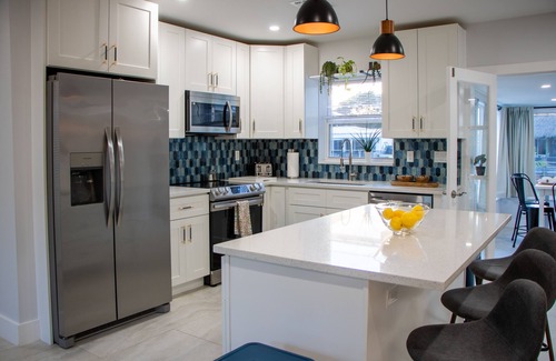 Fort Lauderdale House | SUNSEEKER PLACE - Beautiful Private Pool - Canal Views with access to the Ocean