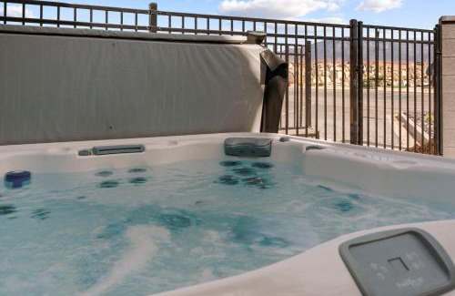 St. George House | Sunseekers Escape townhouse