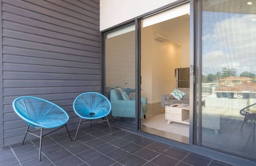 Marmion Apartment | Sunset Apartments - Blue Apt! 2BR - 100m to shops.