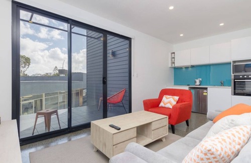 Marmion Apartment | Sunset Apartments Orange 1st 100m to shops.