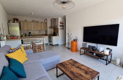 Le Pradet Apartment | Sunset Appart*4 pers*Piscine*Proche mer*Calme