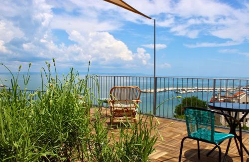 Chernomorets House | SUNSET ART Beach Front