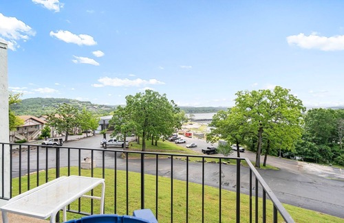 Indian Point Condo | Sunset Balcony - Lakeview Suite w/2 Queens, Swim Up Bar, Resort Pool Access